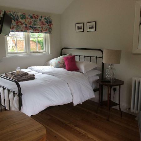The Parcel Shed Hotel Gilling East Bagian luar foto